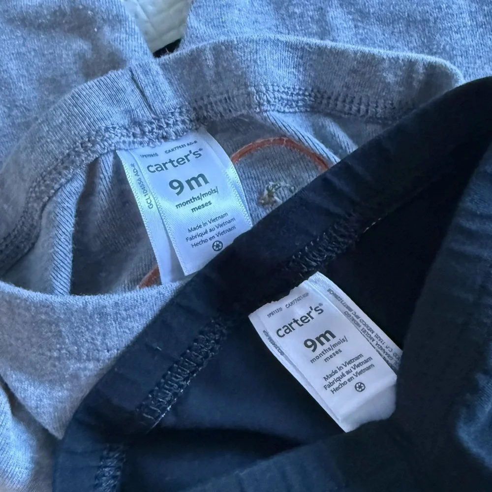 Carters|Baby girl lot of two leggings,solid Black & Gray with bird print back•9M